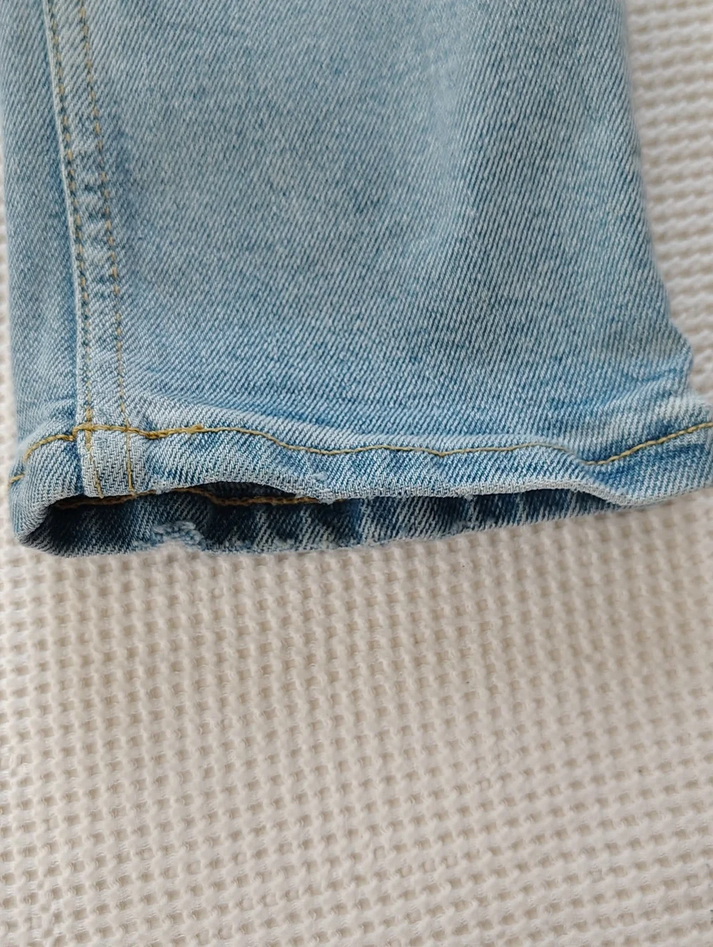 Topman Light Blue Stretch  Skinny Jeans Size  28 W  X  34 L.